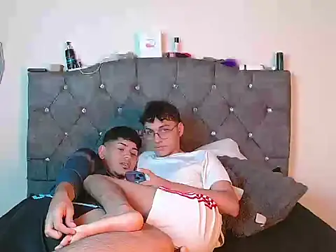 Snapshot of logan_willyams_ chatting on September 29, 2025, 9:19 pm logan willyams  online show from September 29, 2025, 9:19 pm