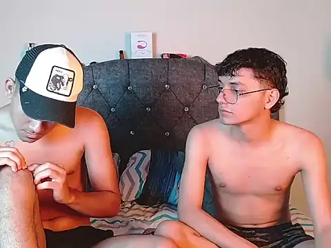 Snapshot of logan_willyams_ chatting on October 2, 2025, 10:17 pm logan willyams  online show from October 2, 2025, 10:17 pm