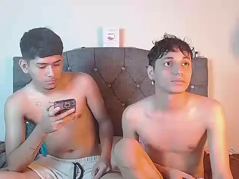 Snapshot of logan_willyams_ chatting on October 16, 2025, 8:10 pm logan willyams  online show from October 16, 2025, 8:10 pm