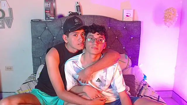 Snapshot of logan_willyams_ chatting on October 28, 2025, 10:34 pm logan willyams  online show from October 28, 2025, 10:34 pm