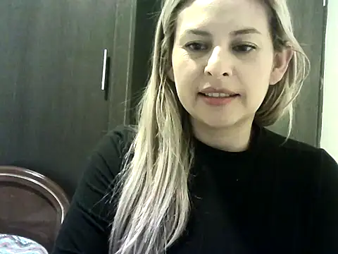 Valery  Rouse  online show from November 3, 2025, 3:52 am