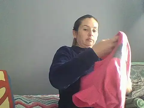 Valery  Rouse  online show from February 18, 2026, 6:04 pm