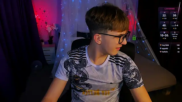 Snapshot of travis_wolf_ chatting on November 6, 2025, 7:59 pm travis wolf online show from November 6, 2025, 7:59 pm