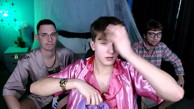 Snapshot of travis_wolf_ chatting on November 22, 2025, 8:52 pm travis wolf online show from November 22, 2025, 8:52 pm