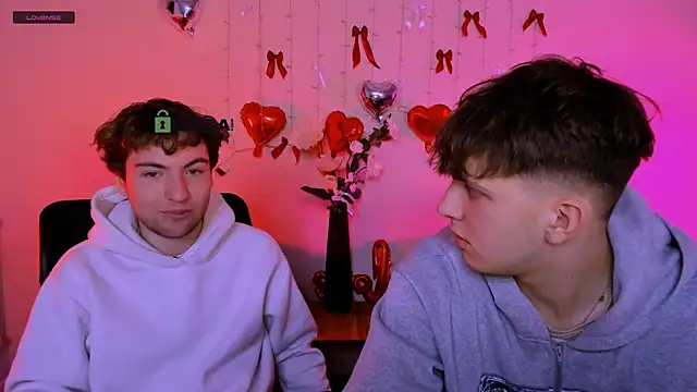 Snapshot of travis_wolf_ chatting on February 21, 2026, 9:43 am travis wolf online show from February 21, 2026, 9:43 am