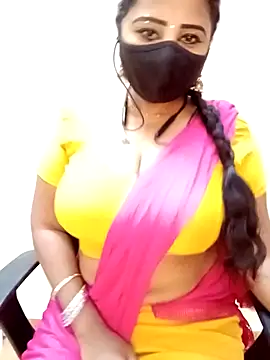 Snapshot of tamil_Vennila chatting on February 19, 2026, 8:32 am tamil Vennila online show from February 19, 2026, 8:32 am