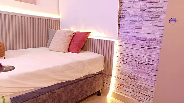 Snapshot of liz_monserrat_1 chatting on October 30, 2025, 7:36 pm liz monserrat 1 online show from October 30, 2025, 7:36 pm