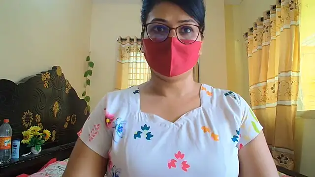 Snapshot of Elena_cruz5 chatting on June 2, 2026, 4:03 am Elena cruz5 online show from June 2, 2026, 4:03 am