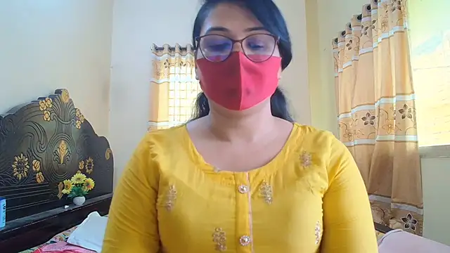 Snapshot of Elena_cruz5 chatting on June 8, 2026, 7:20 am Elena cruz5 online show from June 8, 2026, 7:20 am