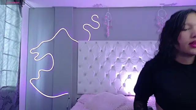 Emma visconti online show from November 25, 2025, 12:27 pm