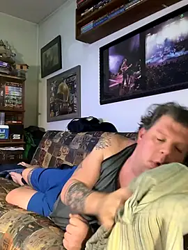 Stephanie1984 online show from December 5, 2025, 3:26 am