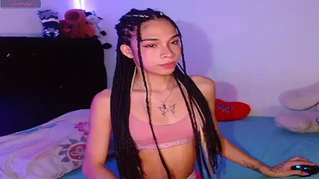 NathaliaPaz  online show from May 16, 2026, 12:04 pm