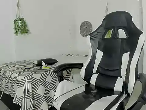 Jax Maliq online show from November 7, 2025, 3:39 am