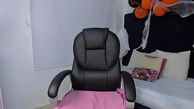 kate lua online show from October 20, 2025, 12:27 pm