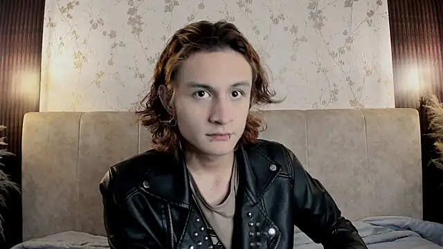 DarcyCullen online show from September 10, 2025, 11:54 am