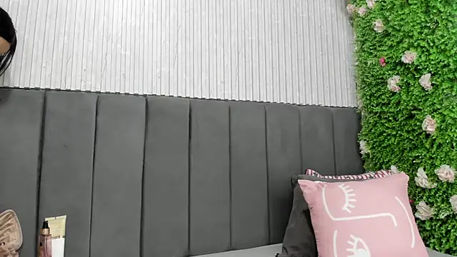 Skarlett hot  online show from February 17, 2026, 8:59 pm