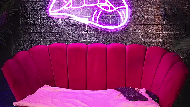 CherrySin online show from April 18, 2026, 7:29 pm