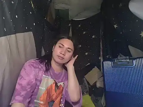 Snapshot of Reynalda26 chatting on November 8, 2025, 7:23 pm Reynalda26 online show from November 8, 2025, 7:23 pm