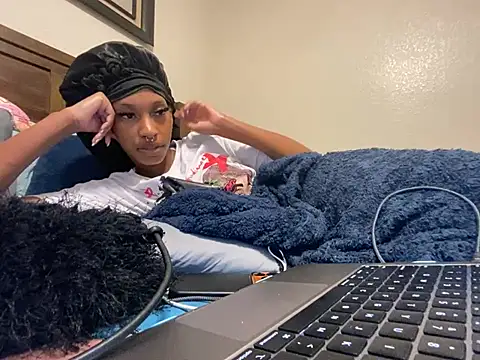 Brooke012 online show from April 2, 2026, 9:56 pm