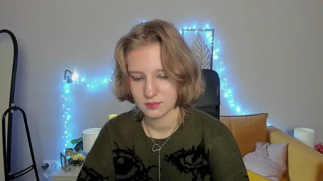 Snapshot of Hailey_Foxy chatting on October 1, 2025, 8:53 am Hailey Foxy online show from October 1, 2025, 8:53 am