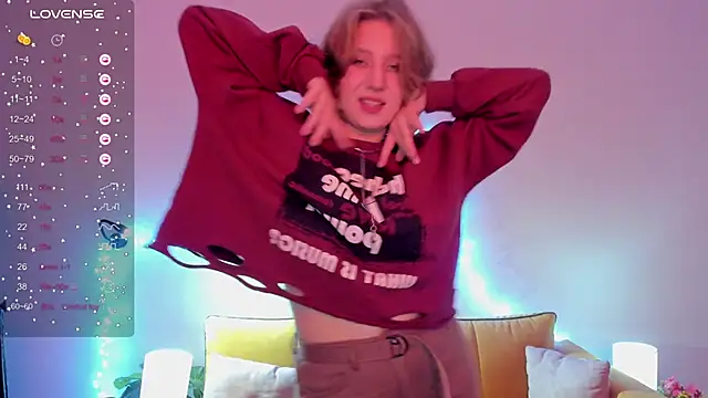 Snapshot of Hailey_Foxy chatting on October 8, 2025, 8:56 am Hailey Foxy online show from October 8, 2025, 8:56 am