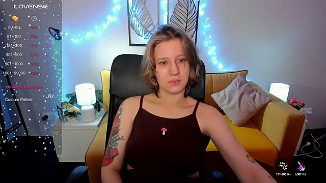 Snapshot of Hailey_Foxy chatting on October 13, 2025, 8:47 am Hailey Foxy online show from October 13, 2025, 8:47 am