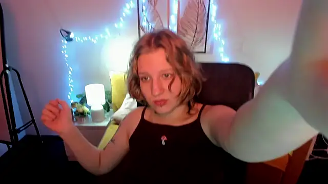 Snapshot of Hailey_Foxy chatting on October 15, 2025, 8:58 am Hailey Foxy online show from October 15, 2025, 8:58 am