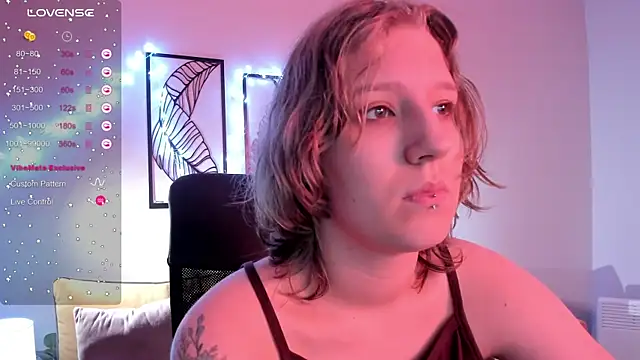 Snapshot of Hailey_Foxy chatting on November 2, 2025, 9:00 am Hailey Foxy online show from November 2, 2025, 9:00 am