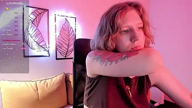 Snapshot of Hailey_Foxy chatting on November 6, 2025, 9:21 am Hailey Foxy online show from November 6, 2025, 9:21 am