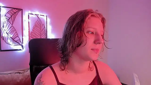 Snapshot of Hailey_Foxy chatting on November 16, 2025, 9:04 am Hailey Foxy online show from November 16, 2025, 9:04 am