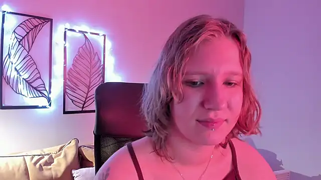 Snapshot of Hailey_Foxy chatting on November 20, 2025, 9:20 am Hailey Foxy online show from November 20, 2025, 9:20 am