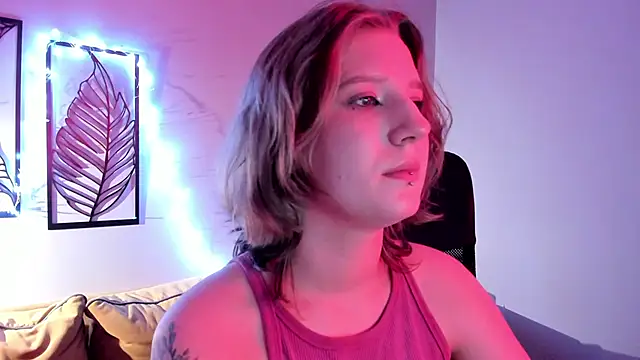 Snapshot of Hailey_Foxy chatting on November 30, 2025, 9:35 am Hailey Foxy online show from November 30, 2025, 9:35 am