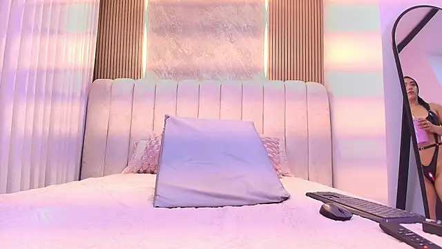 Snapshot of mia_scot chatting on November 20, 2025, 12:05 pm mia scot online show from November 20, 2025, 12:05 pm