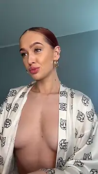 LittleFox    online show from November 15, 2025, 8:33 am