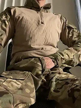 Snapshot of Daddygarry chatting on February 16, 2026, 4:03 pm Daddygarry online show from February 16, 2026, 4:03 pm