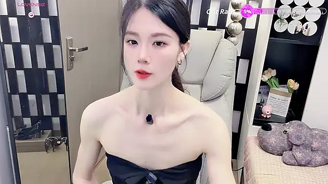 Yueyue-MM online show from June 5, 2026, 7:03 am