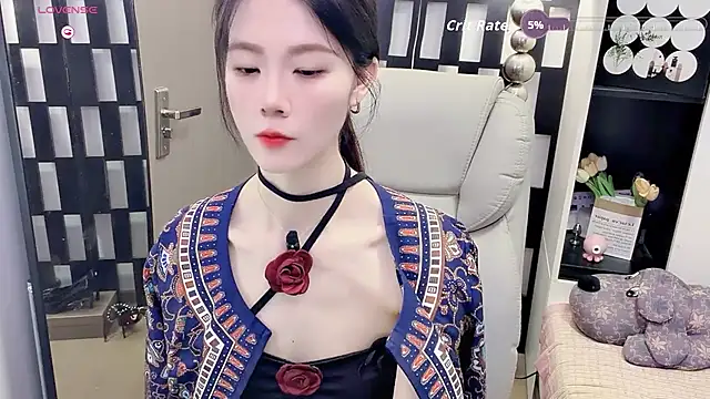 Yueyue-MM online show from June 7, 2026, 12:59 am