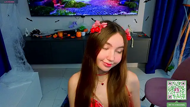 ElfredaTupy online show from November 17, 2025, 7:08 pm