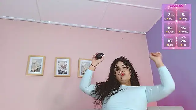 lourdes moon22 online show from September 28, 2025, 2:39 am