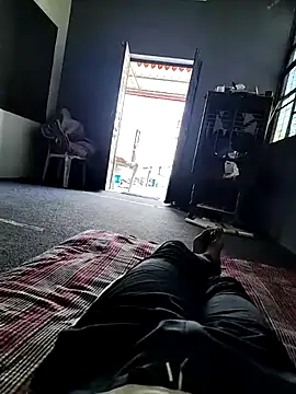 HIIMSINGLEBOY online show from October 29, 2025, 6:37 am