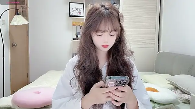 DDDDDoremi online show from October 8, 2025, 3:04 am