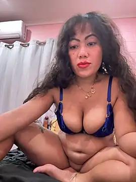 Snapshot of Lindarossyta chatting on October 18, 2025, 5:14 pm Lindarossyta online show from October 18, 2025, 5:14 pm
