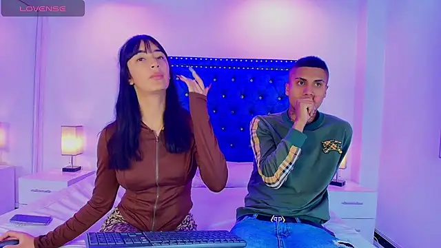 Snapshot of Damian_and_roxanne chatting on February 22, 2026, 12:36 pm Damian and roxanne online show from February 22, 2026, 12:36 pm