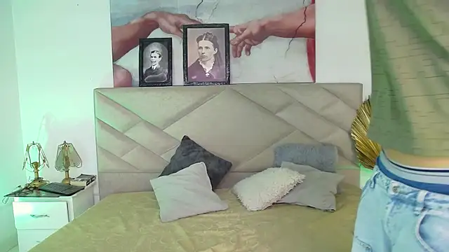 AngelFlexxx online show from October 2, 2025, 8:49 pm