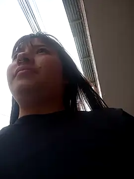 Snapshot of Zulema_R1 chatting on June 2, 2026, 10:23 pm Zulema R1 online show from June 2, 2026, 10:23 pm