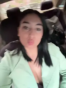 Snapshot of Scarlett_12 chatting on October 15, 2025, 11:32 am Scarlett 12 online show from October 15, 2025, 11:32 am