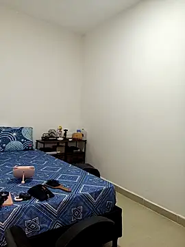 Snapshot of lauren_milf chatting on September 23, 2025, 8:34 pm lauren milf online show from September 23, 2025, 8:34 pm