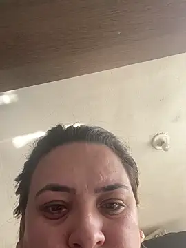 bruna438 online show from November 15, 2025, 11:29 am