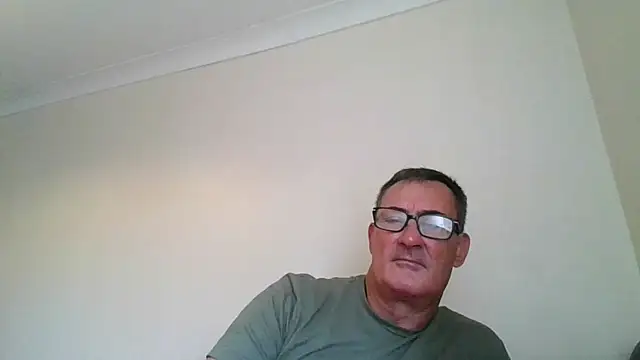 Snapshot of goldenman59 chatting on September 10, 2025, 11:43 am goldenman59 online show from September 10, 2025, 11:43 am