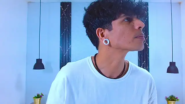 Franvill Trato online show from November 8, 2025, 7:34 pm